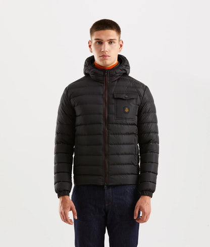Стильний пуховик Refrigiwear з капюшоном і кишенями