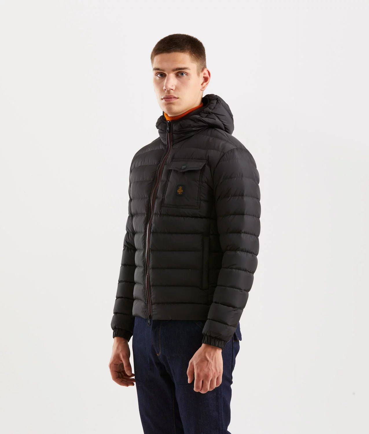 Стильний пуховик Refrigiwear з капюшоном і кишенями