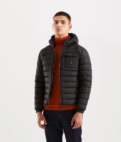 Стильний пуховик Refrigiwear з капюшоном і кишенями