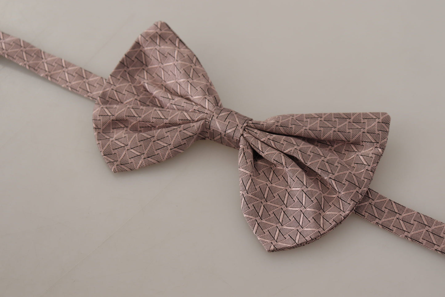 Dolce &amp; Gabbana Elegant Silk Gray Tie - чоловічий офіційний одяг