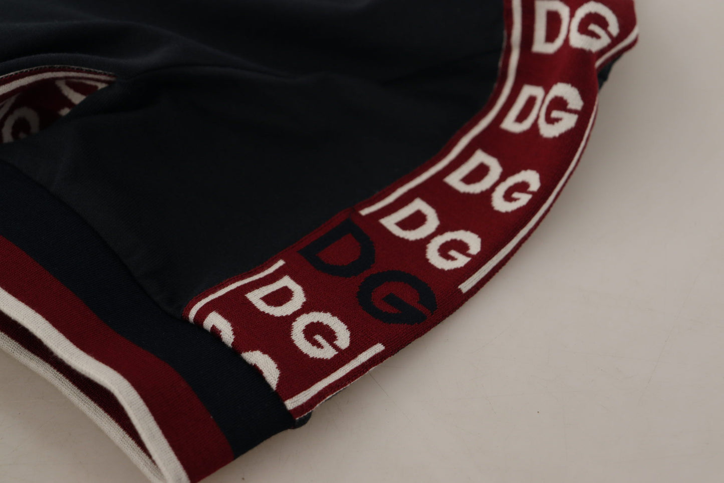 Елегантна чорна бавовняна футболка Dolce &amp; Gabbana з горловиною