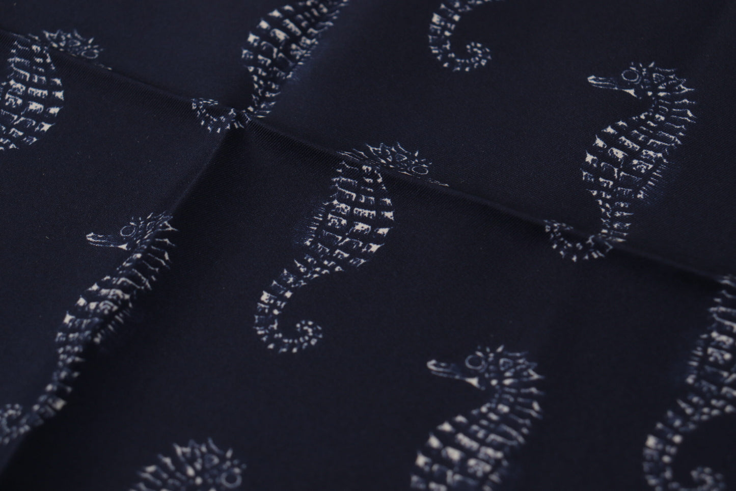 Чоловічий шовковий шарф Dolce &amp; Gabbana Elegant Blue Sea Horse
