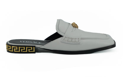 Елегантні білі шкіряні батфорти Versace