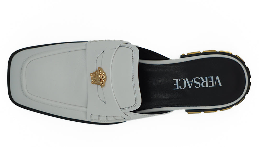 Елегантні білі шкіряні батфорти Versace
