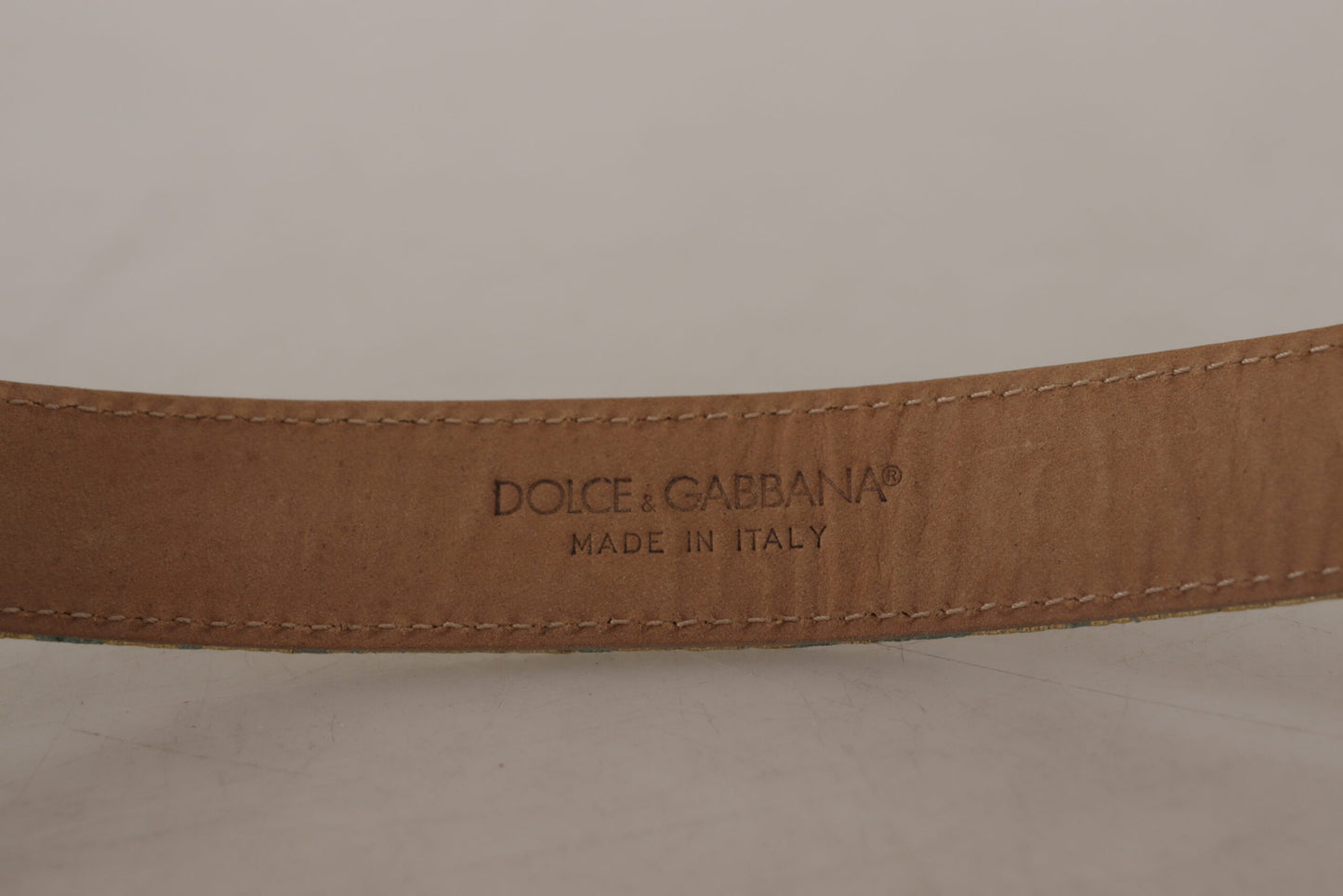 Елегантний світло-блакитний шкіряний ремінь Dolce &amp; Gabbana із золотою пряжкою
