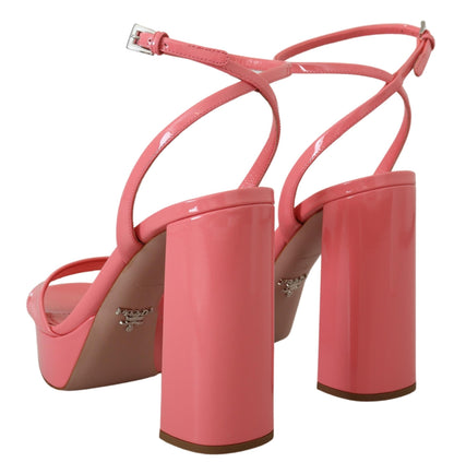 Розкішні рожеві лаковані босоніжки на платформі Prada Chic