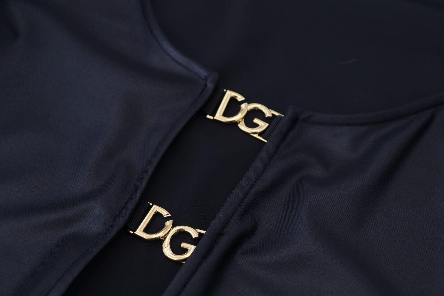 Елегантний чорний топ Dolce &amp; Gabbana з рукавами 3/4 із золотими деталями