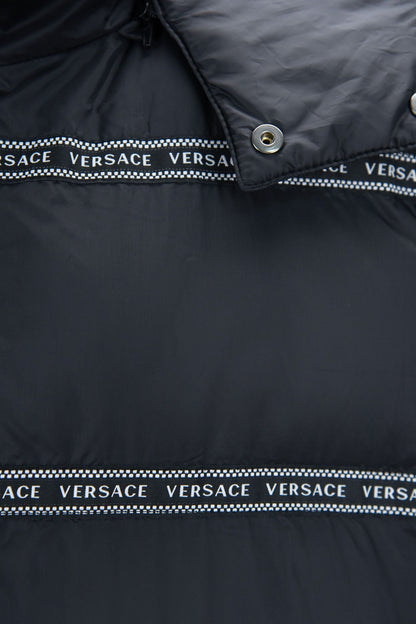 Елегантна чорна жилетка з логотипом Versace зі знімним капюшоном