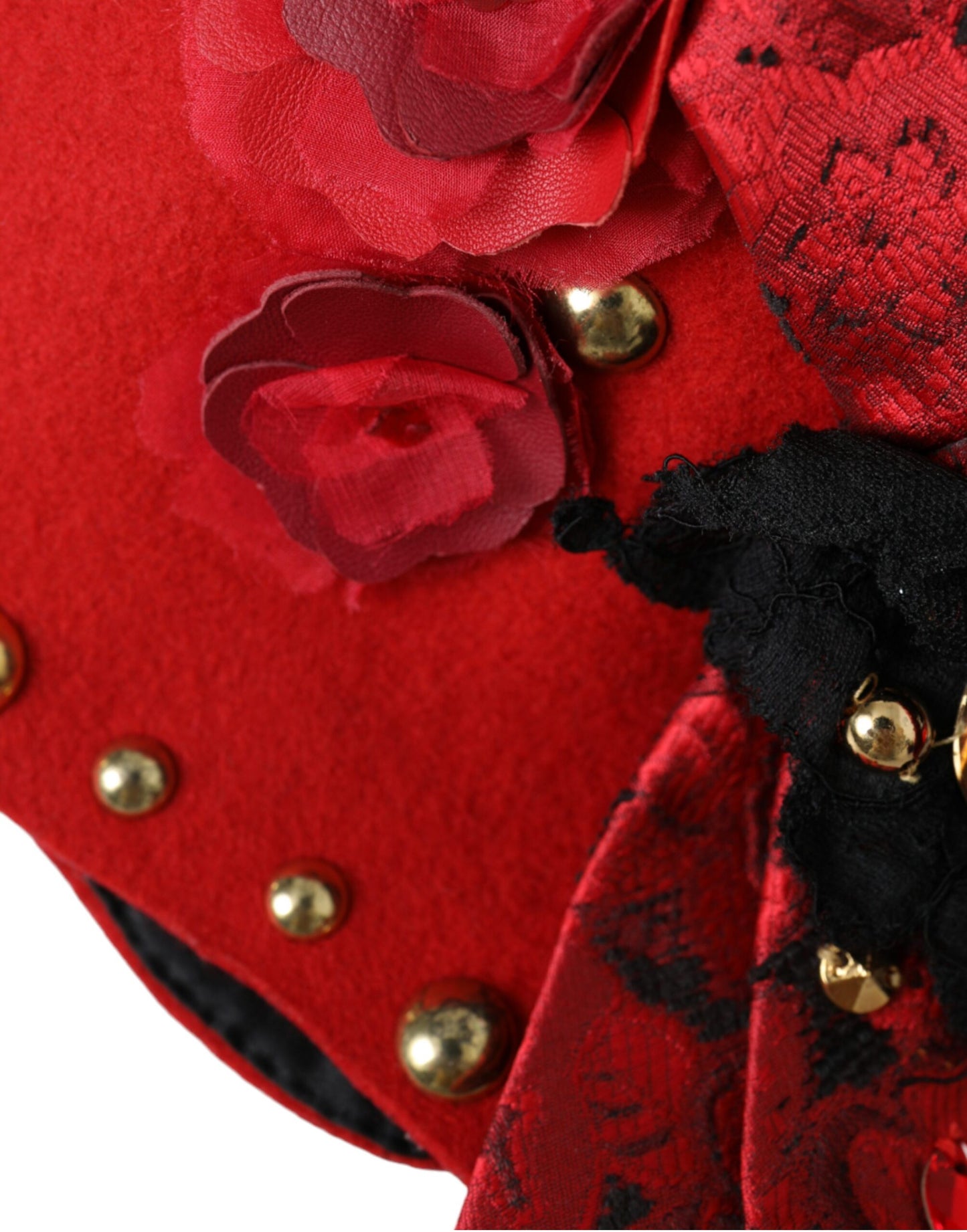 Капелюх Dolce &amp; Gabbana з червоними кришталями і золотими трояндами