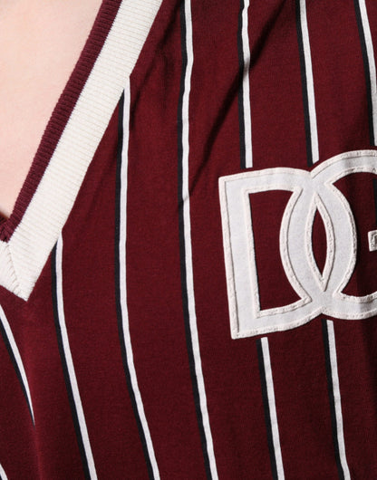 Футболка Dolce &amp; Gabbana з бавовняним логотипом у темно-бордові смужки та V-вирізом