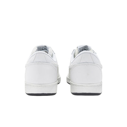 Білі шкіряні кросівки Diadora