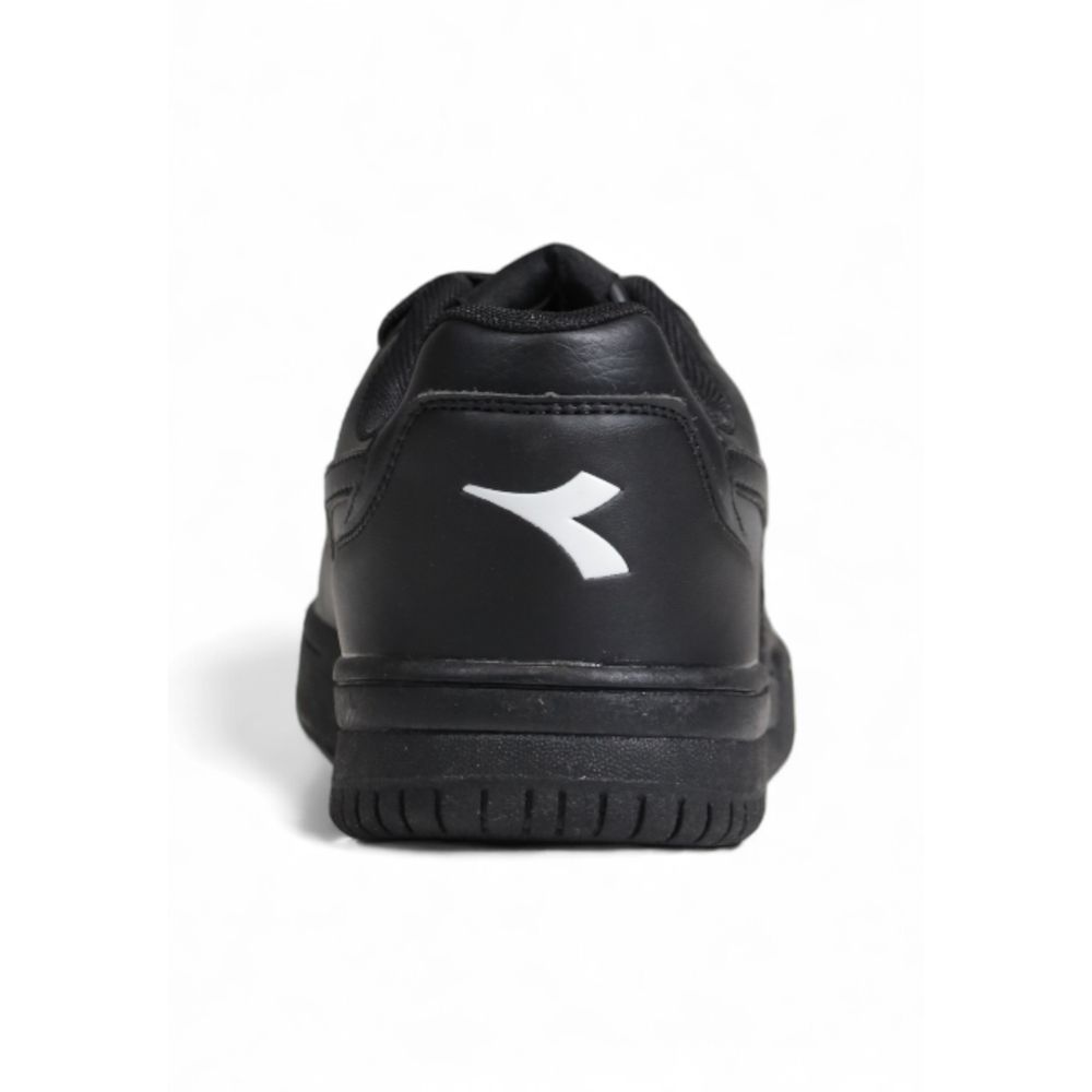 Чорні кросівки Diadora із синтетичної шкіри