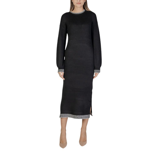 Чорна поліестерова сукня Vila Clothes