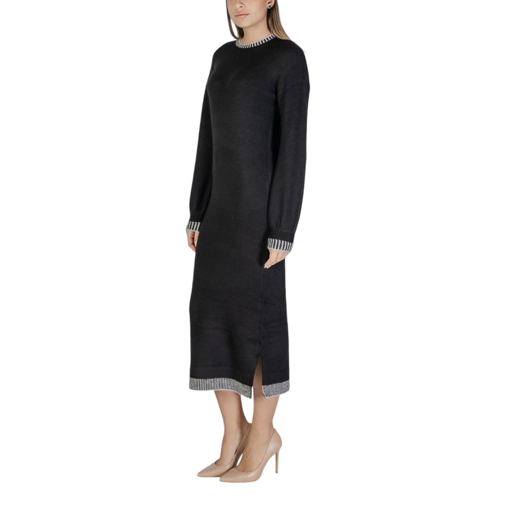 Чорна поліестерова сукня Vila Clothes