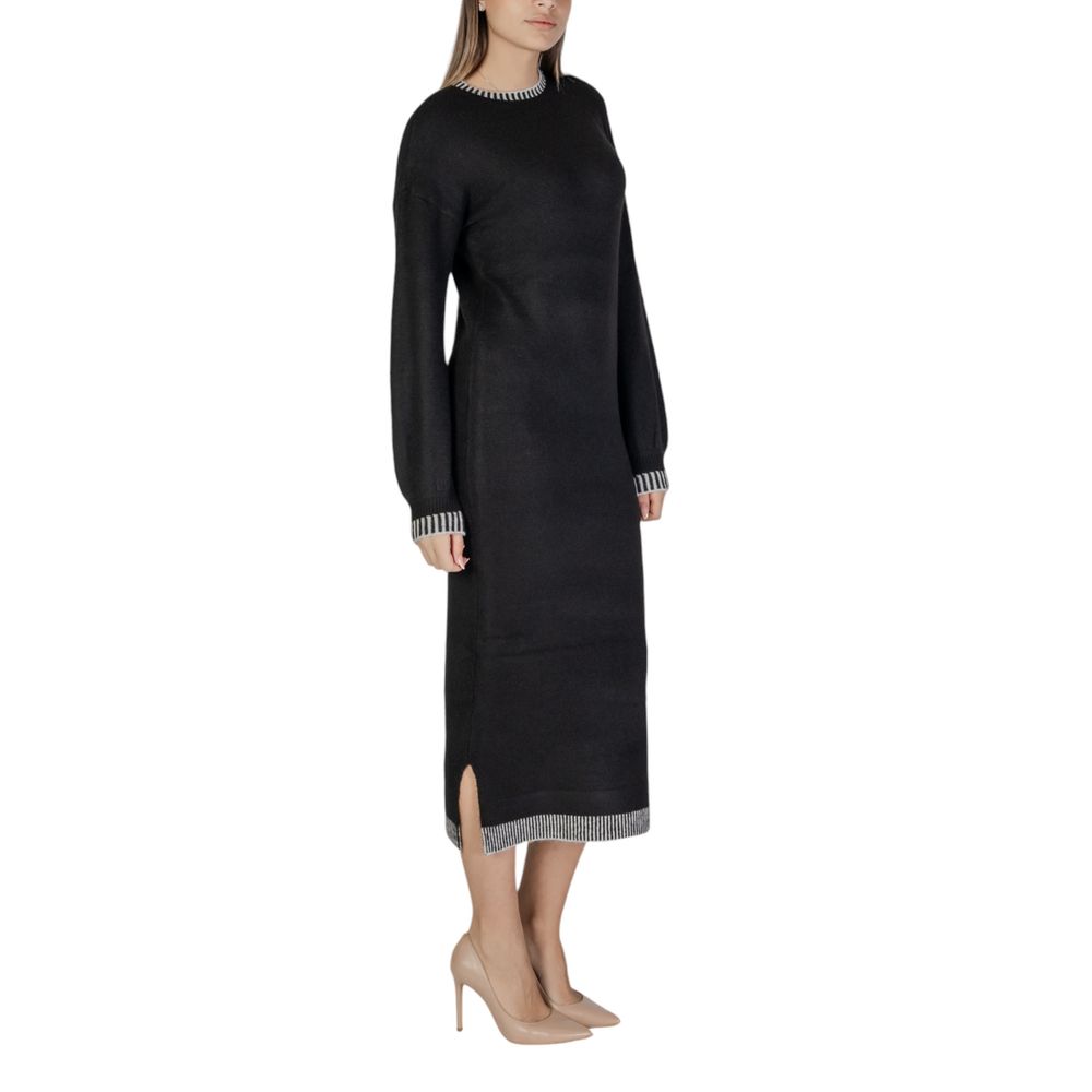 Чорна поліестерова сукня Vila Clothes