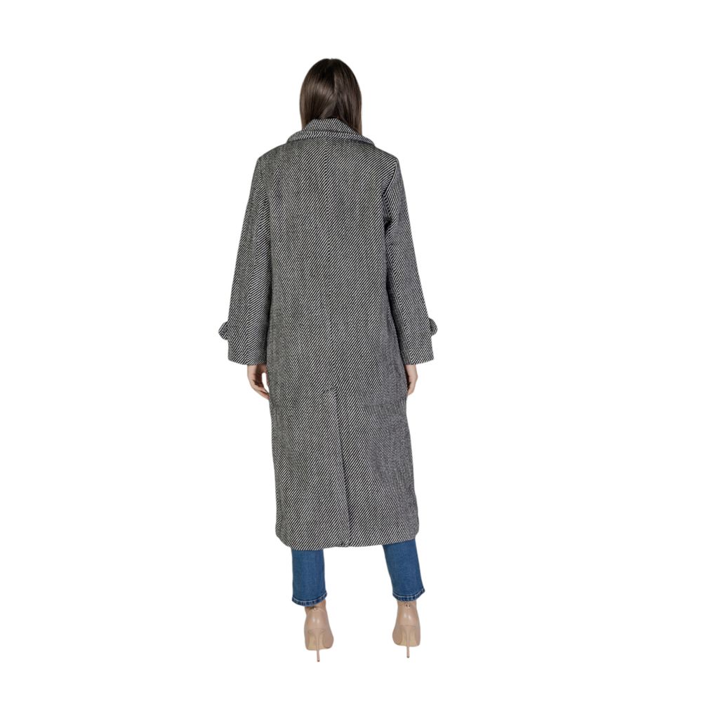 Vila Clothes Чорні поліестерові куртки та пальто