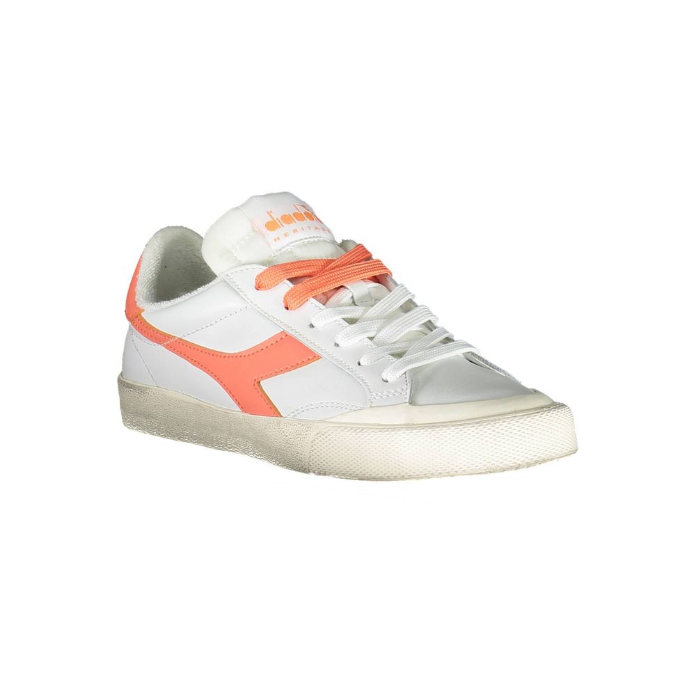 Білі шкіряні жіночі кросівки Diadora