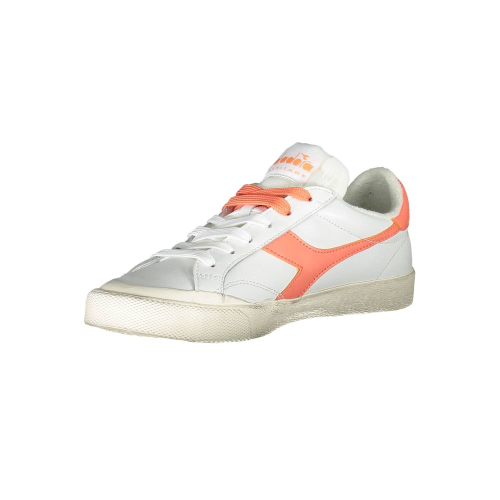 Білі шкіряні жіночі кросівки Diadora